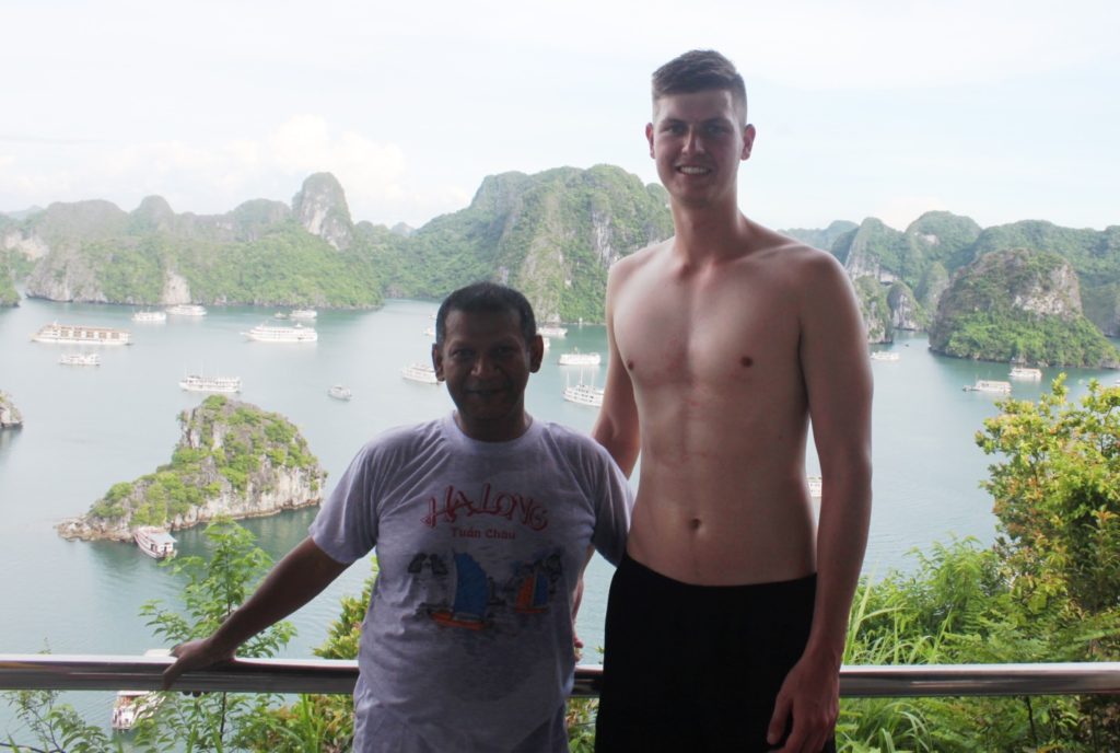 Nomadic friendship in Halong Bay