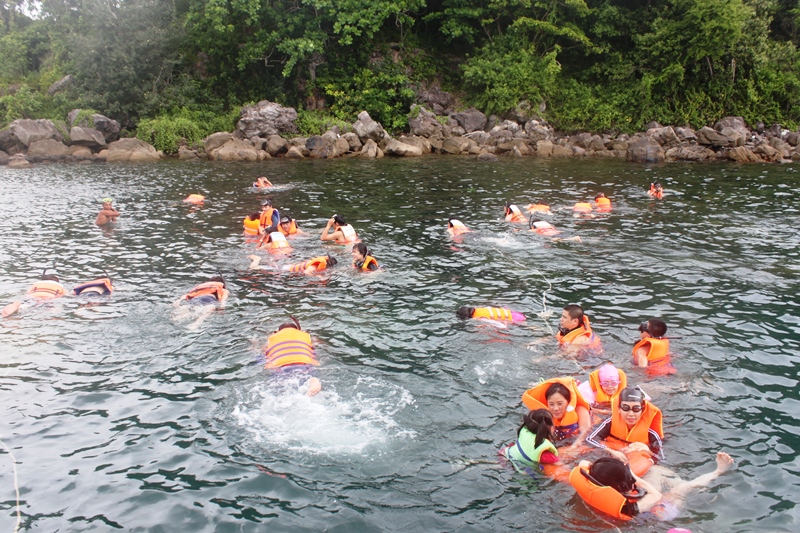 Snorkeling in Fingernail Island